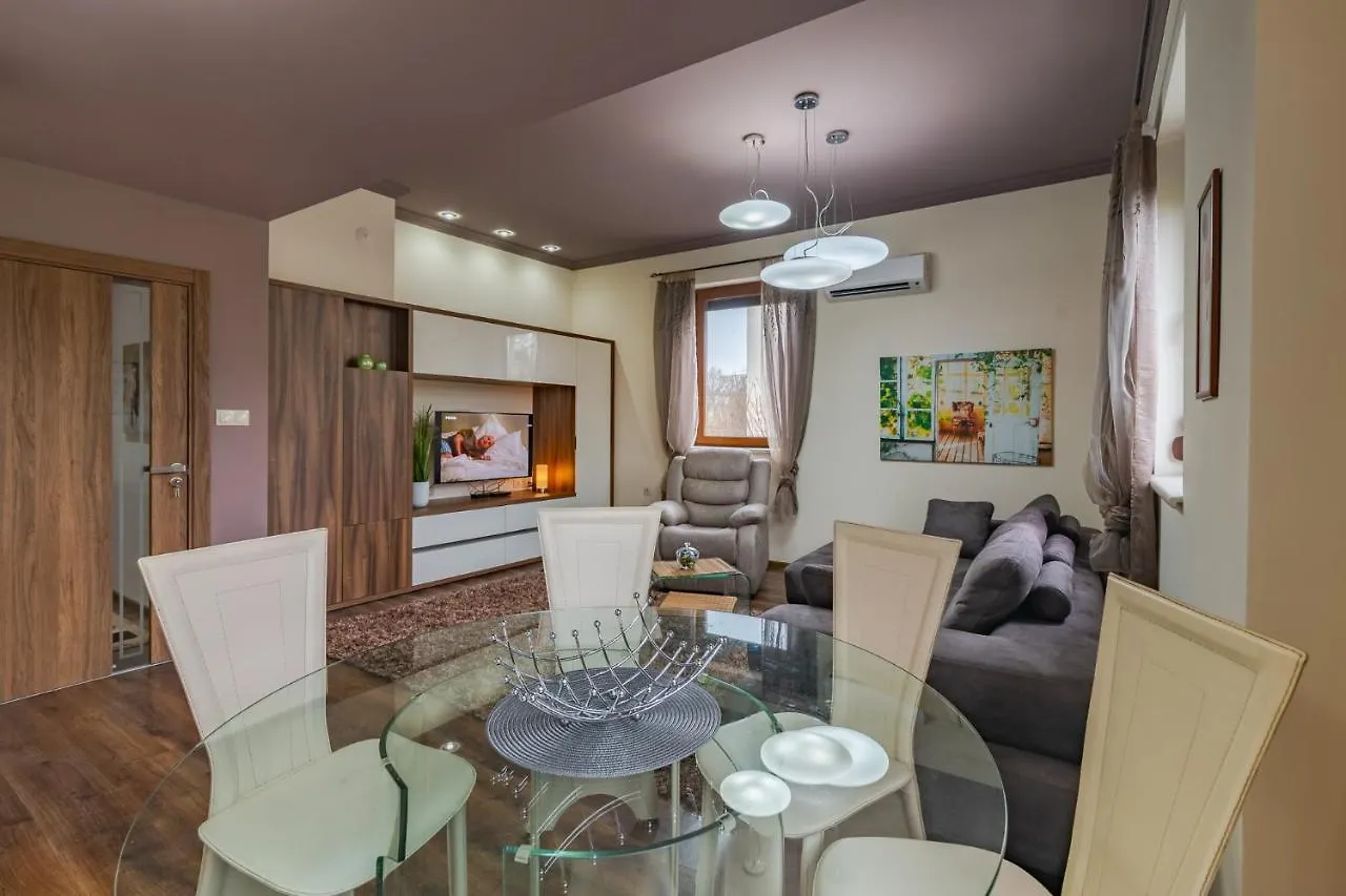 Cosy Luxury Flat In The Centrum- 90Sqm - 3 Rooms. 바르나 0*,  불가리아