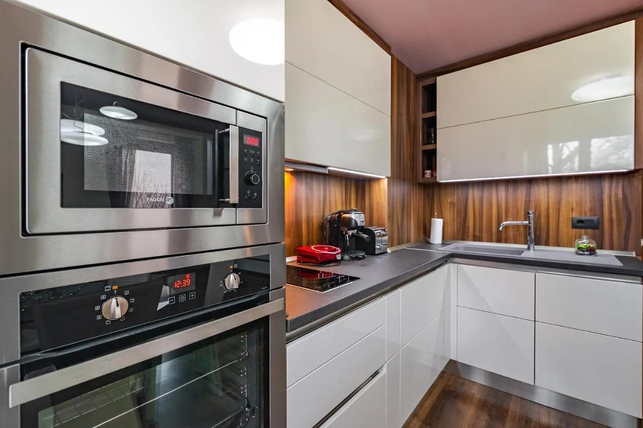 아파트 Cosy Luxury Flat In The Centrum- 90Sqm - 3 Rooms. 바르나