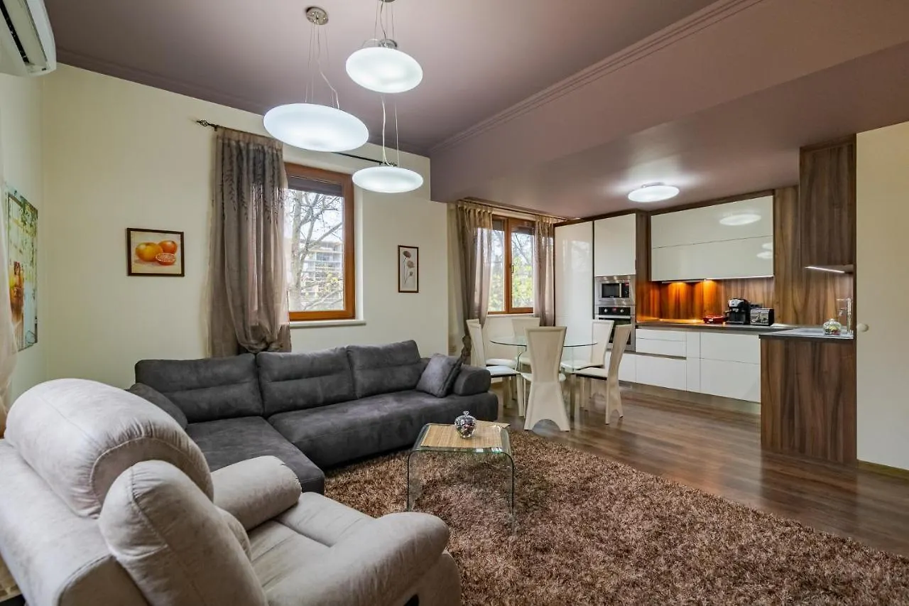Cosy Luxury Flat In The Centrum- 90Sqm - 3 Rooms. 바르나