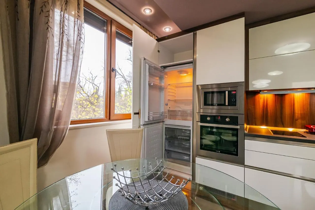 Cosy Luxury Flat In The Centrum- 90Sqm - 3 Rooms. 바르나 0*,