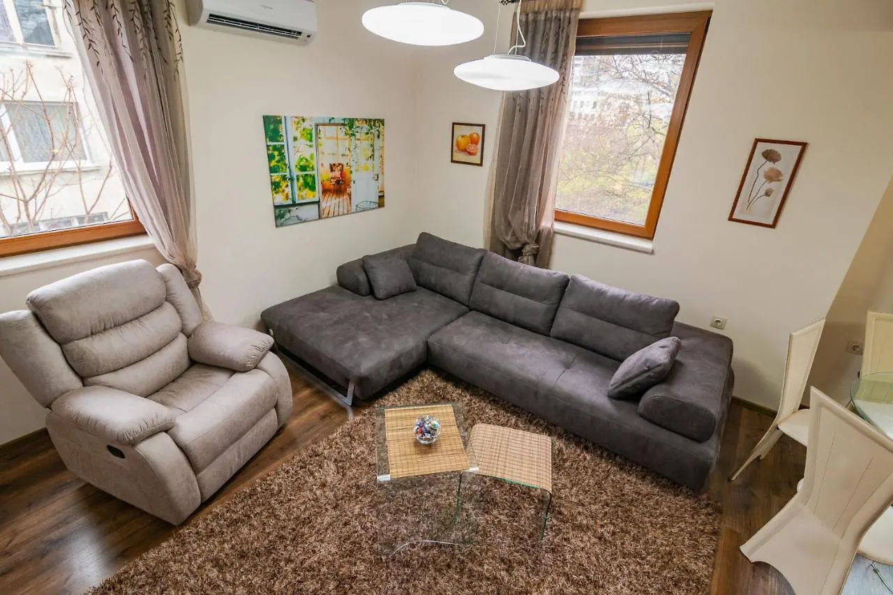 Cosy Luxury Flat In The Centrum- 90Sqm - 3 Rooms. 바르나 아파트