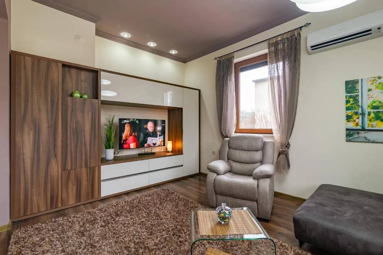 Cosy Luxury Flat In The Centrum- 90Sqm - 3 Rooms. 바르나